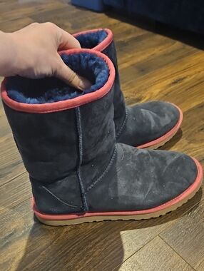 Ugg Navy Pink Trim Eva Boots Sz 9